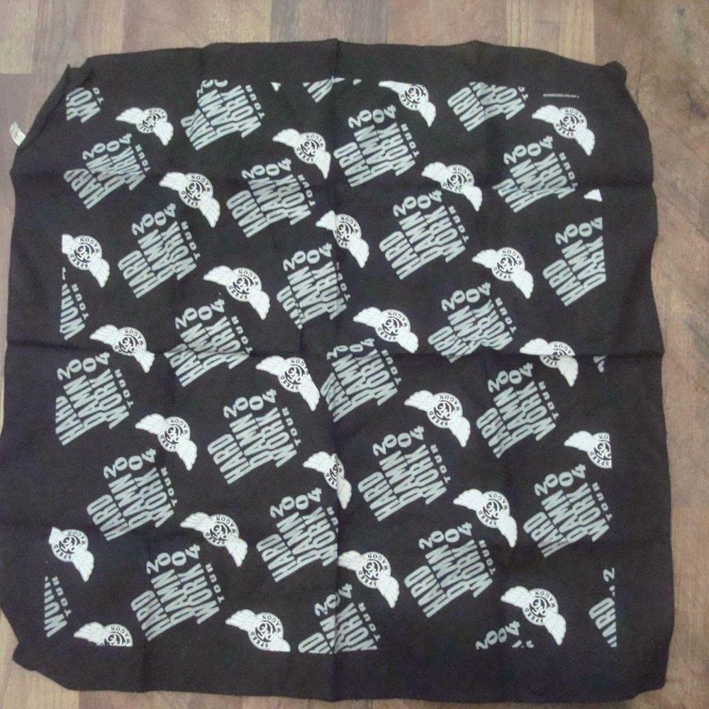 REO SPEEDWAGON DOO RAG BANDANNA BANDANA 18X18 VINTAGE 2004 W3
